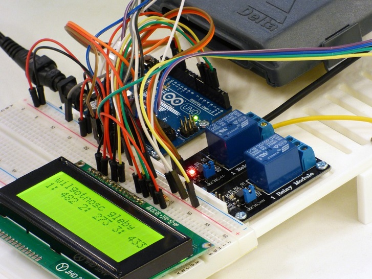 arduino-integrated-circuit-441294_1920-1038x779