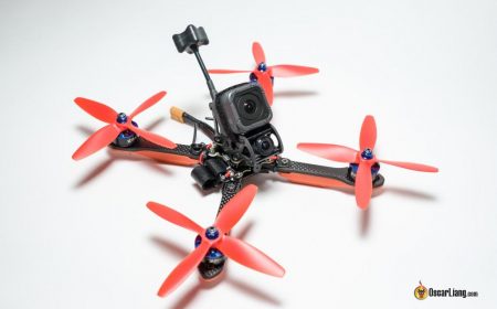 Mini quad con cámara HD sobre un chasis en X