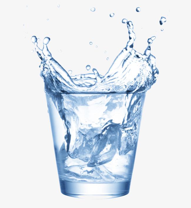 Un vaso de agua que salpica