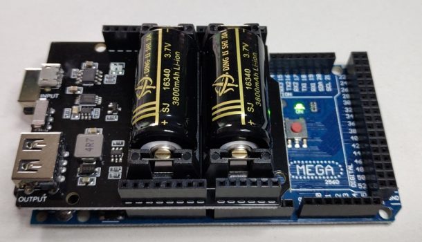 Como alimentar tu arduino sin enchufes Vista con las baterias instaladas